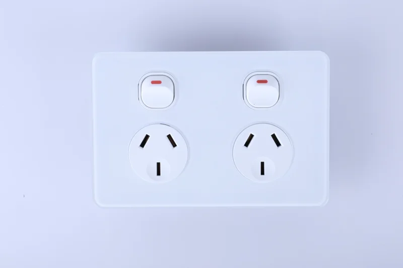 Glass Double Power Point 10A