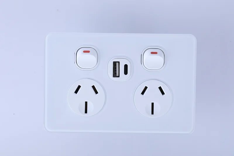 Glass Double Power Point with USB 10A